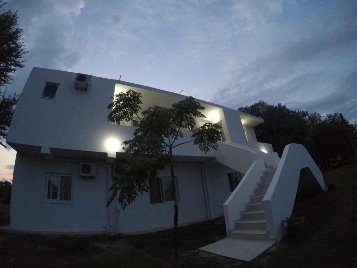 Mar Nero Apartments Bregvija Bagian luar foto
