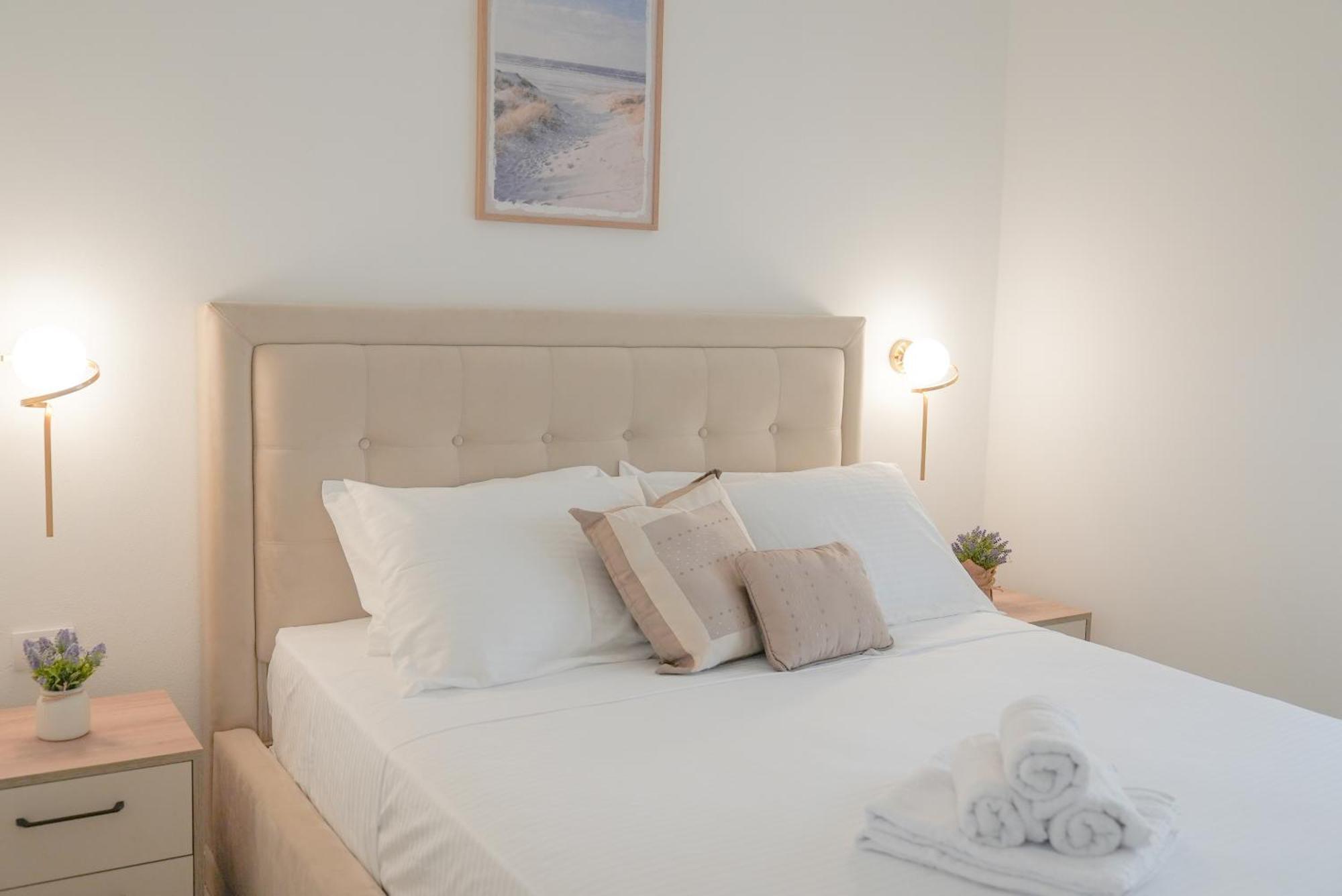 Mar Nero Apartments Bregvija Bagian luar foto