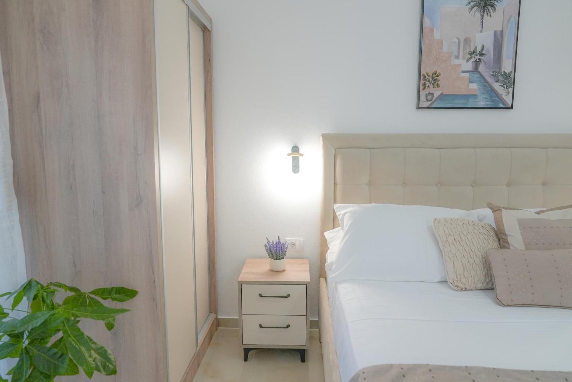 Mar Nero Apartments Bregvija Bagian luar foto